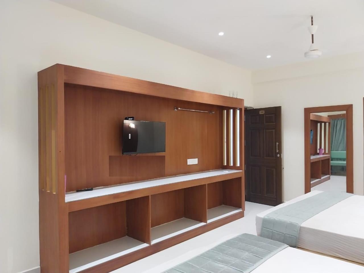 Hotel Harshanaa Elite Каньякумарі Екстер'єр фото